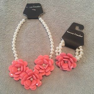 NWT FAUX PEARL WITH FLOWERS NECKLACE AND BRACELET MATCHING SET